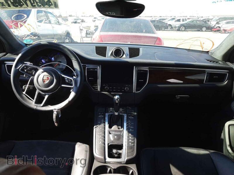 2017 Porsche MACAN (VIN WP1AG2A55HLB54010) — фото 9 из 10