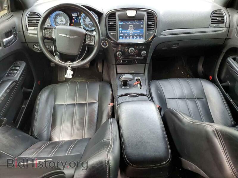 2013 Chrysler 300 (VIN 2C3CCABG6DH613220) — фото 8 из 12