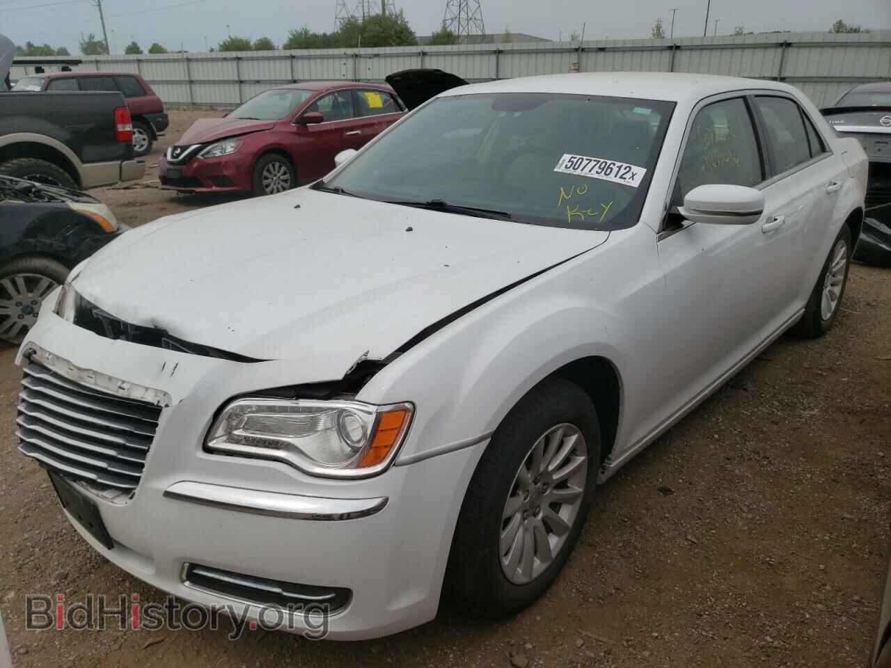 2013 CHRYSLER 300 - VIN: 2C3CCAAG0DH699304 - Фото 2