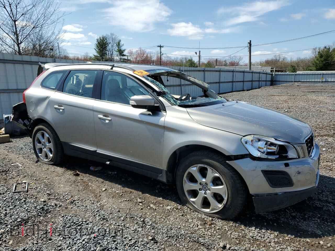2013 VOLVO XC60 - VIN: YV4940DZ4D2406357 - Фото 4