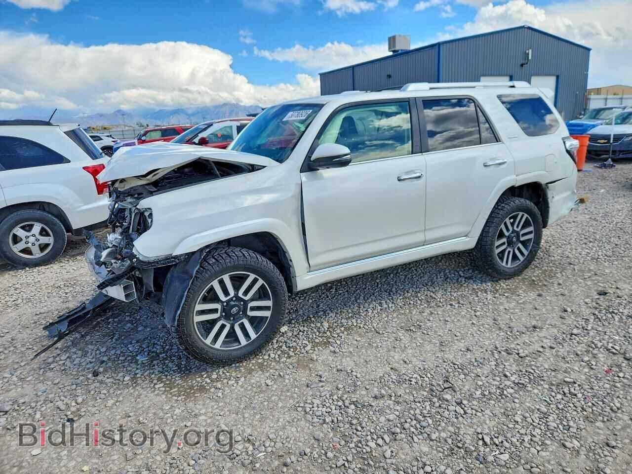 Фотография JTEBU5JR8K5643429 - TOYOTA 4RUNNER 2019