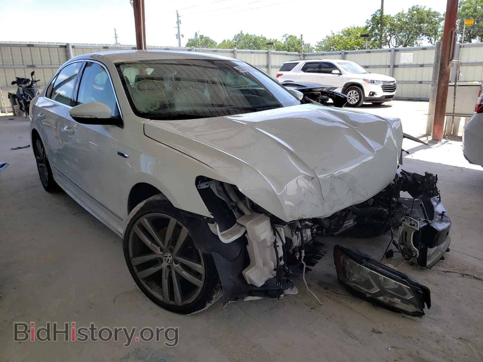 Photo 1VWDT7A32HC034104 - VOLKSWAGEN PASSAT 2017