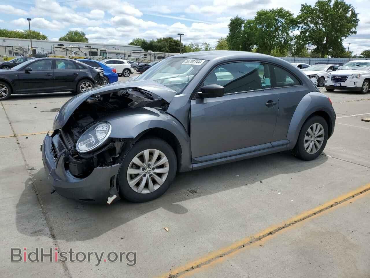 Photo 3VWF17AT8GM628269 - VOLKSWAGEN BEETLE 2016