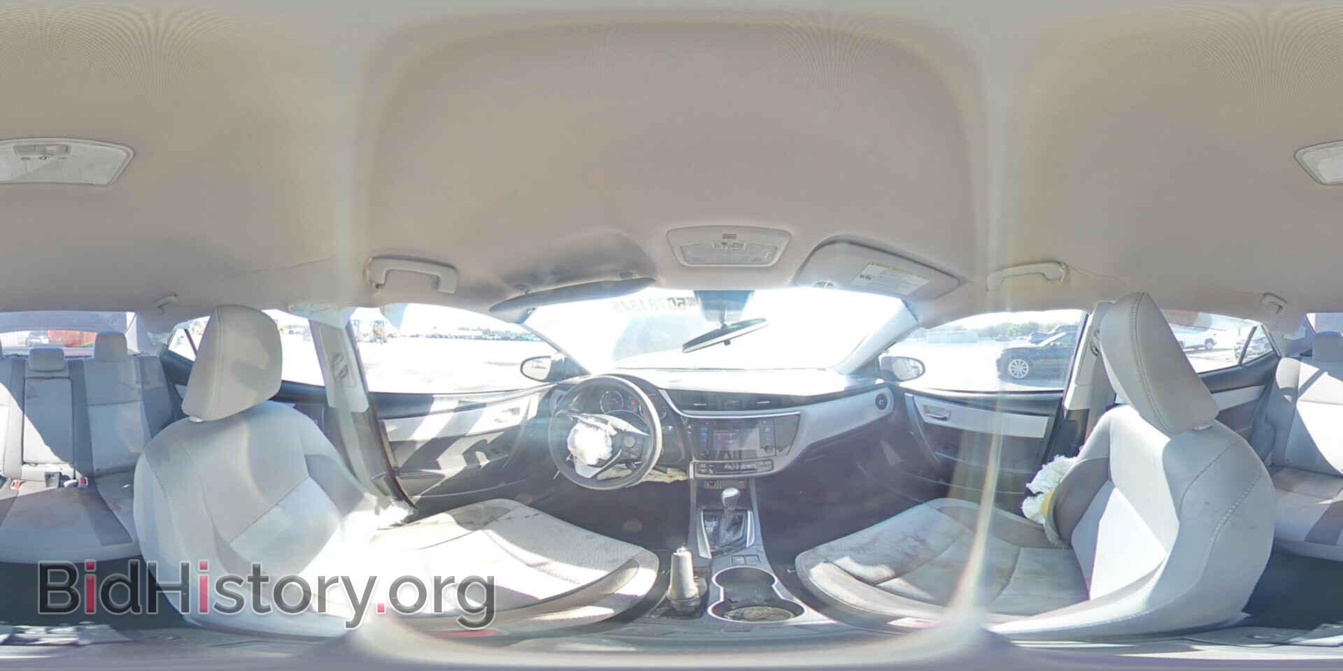 2018 TOYOTA COROLLA - VIN: 5YFBURHE2JP767924 - Фото 13