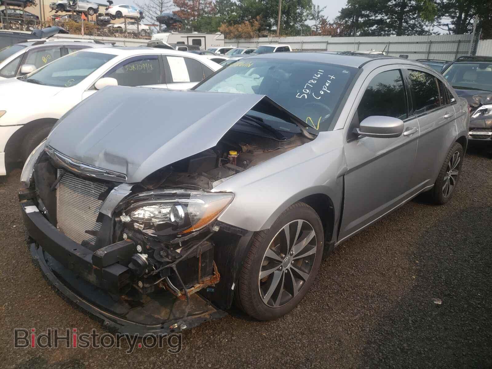 2013 CHRYSLER 200 - VIN: 1C3CCBHG2DN667425 - Фото 2