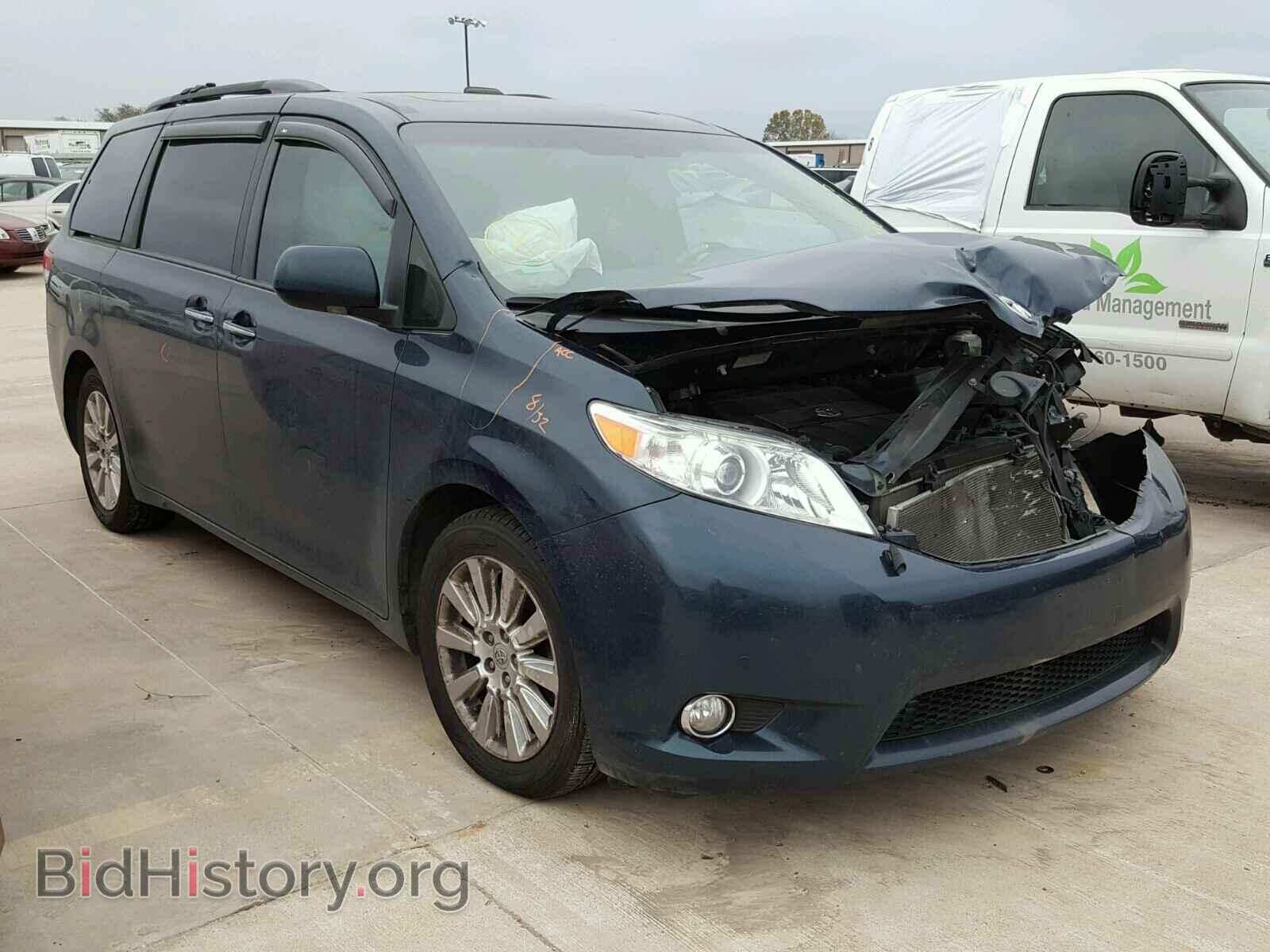 Photo 5TDYK3DCXBS069488 - TOYOTA SIENNA XLE 2011