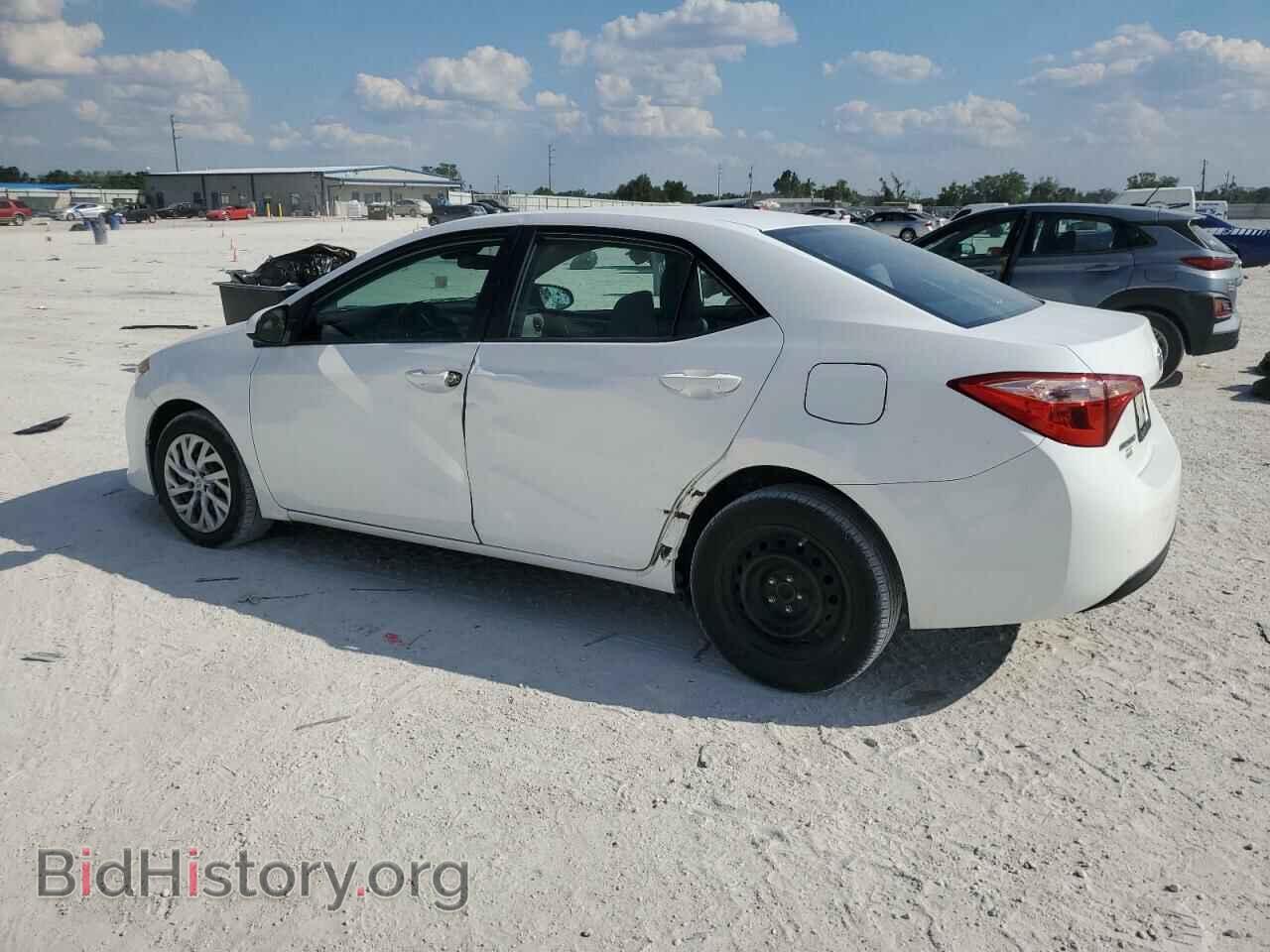 2018 TOYOTA COROLLA - VIN: 5YFBURHE9JP778757 - Фото 2