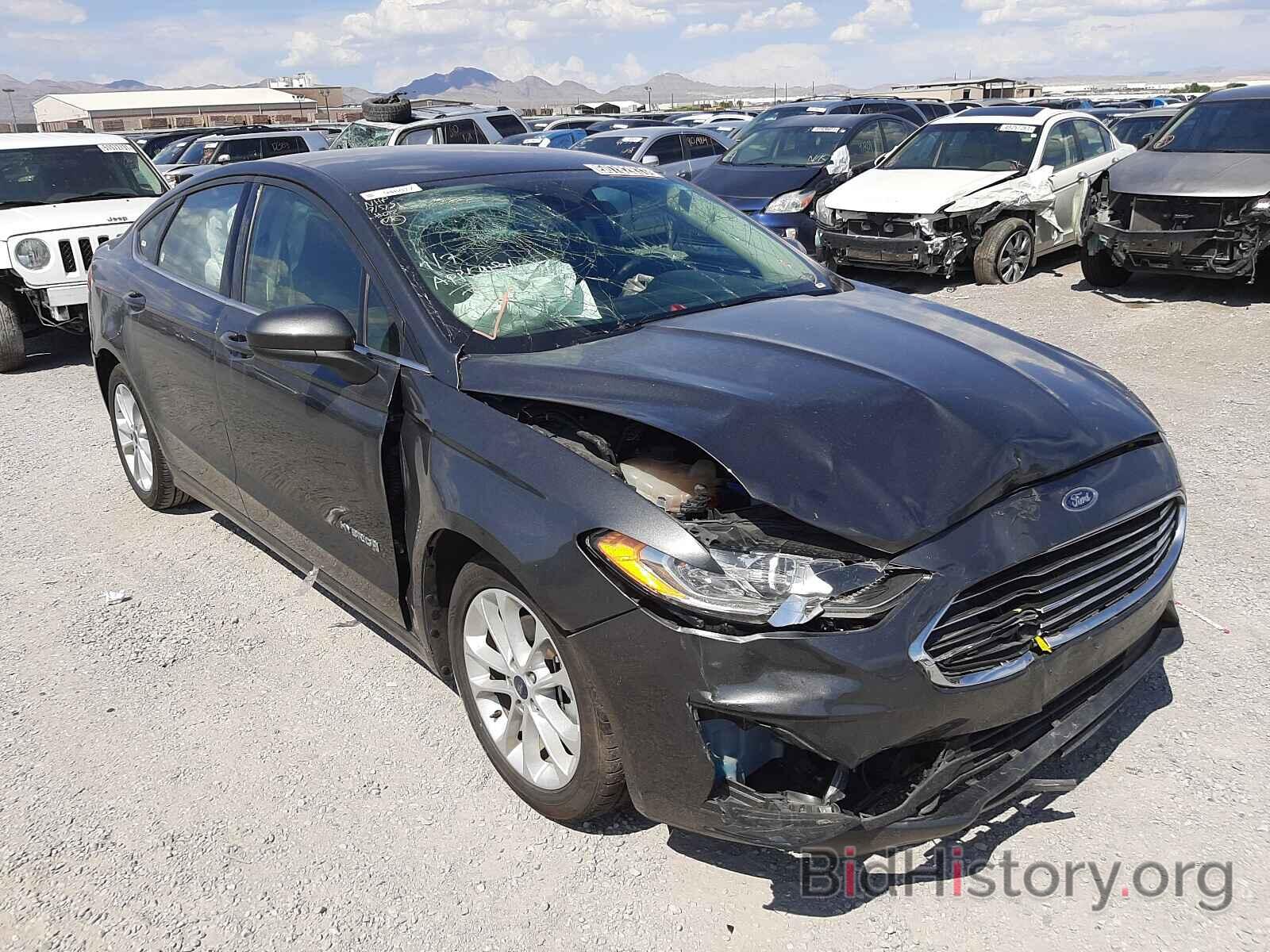 Photo 3FA6P0LU3KR143750 - FORD FUSION 2019