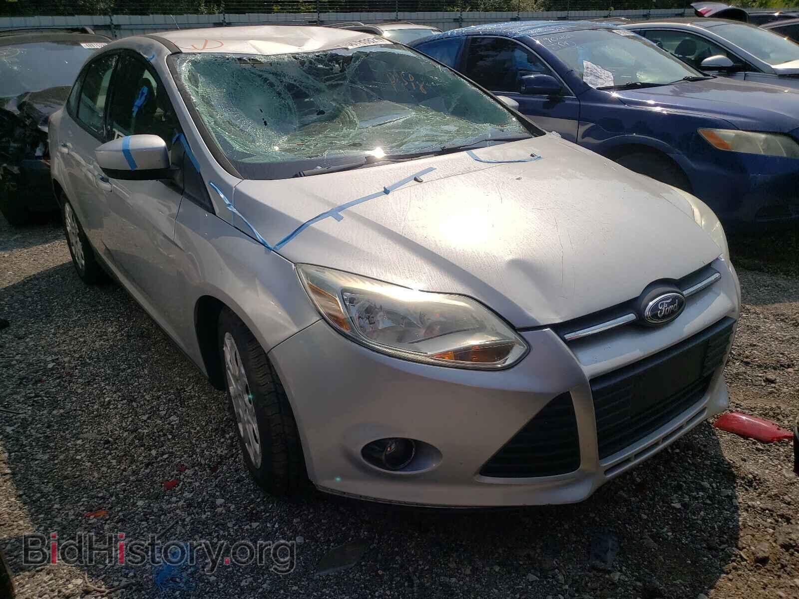 Photo 1FAHP3F28CL352731 - FORD FOCUS 2012