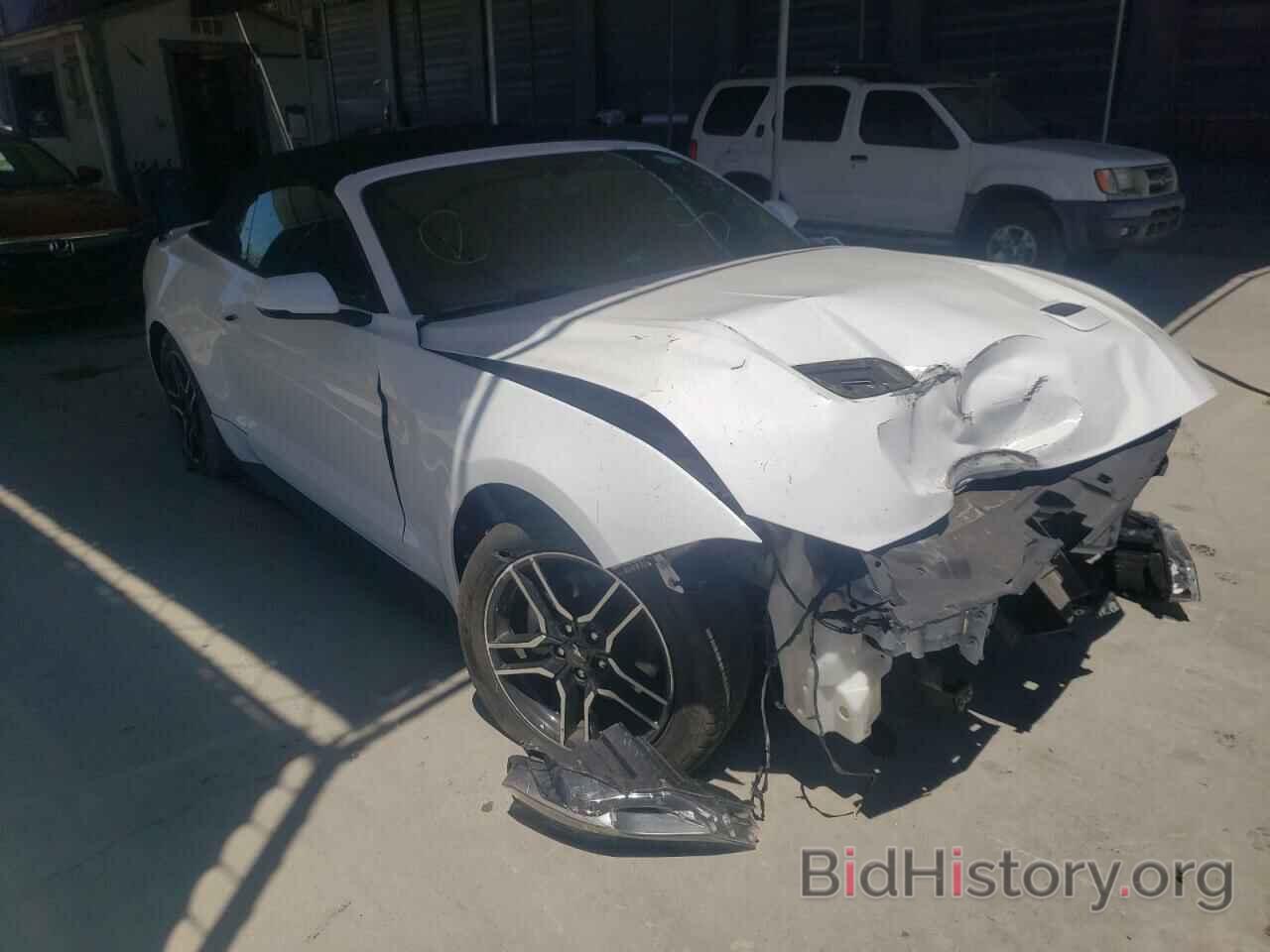 Photo 1FATP8UH9L5135062 - FORD MUSTANG 2020