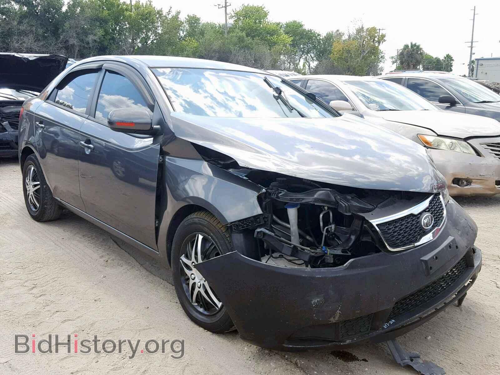 Фотография KNAFU4A2XD5729084 - KIA FORTE EX 2013