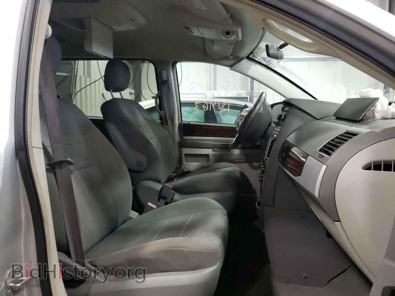 2010 CHRYSLER MINIVAN - VIN: 2A4RR5D10AR271123 - Фото 5