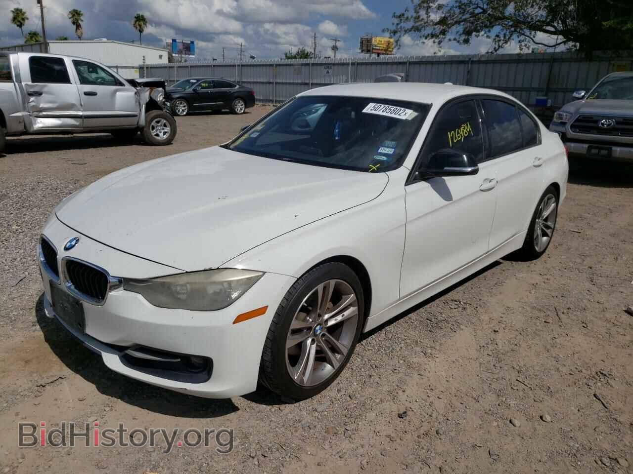 2012 BMW 3 SERIES - VIN: WBA3A5C56CF349032 - Фото 2