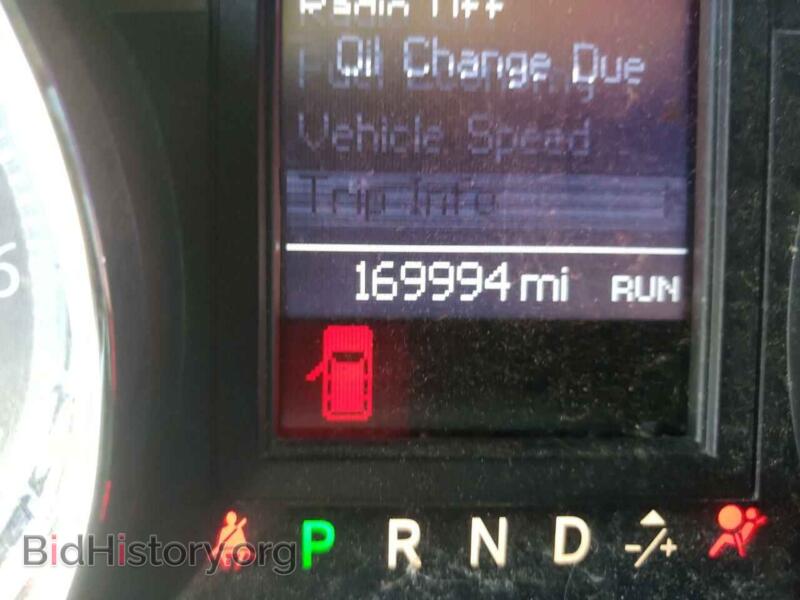 2016 Chrysler MINIVAN (VIN 2C4RC1BG9GR186586) — photo 8 of 10
