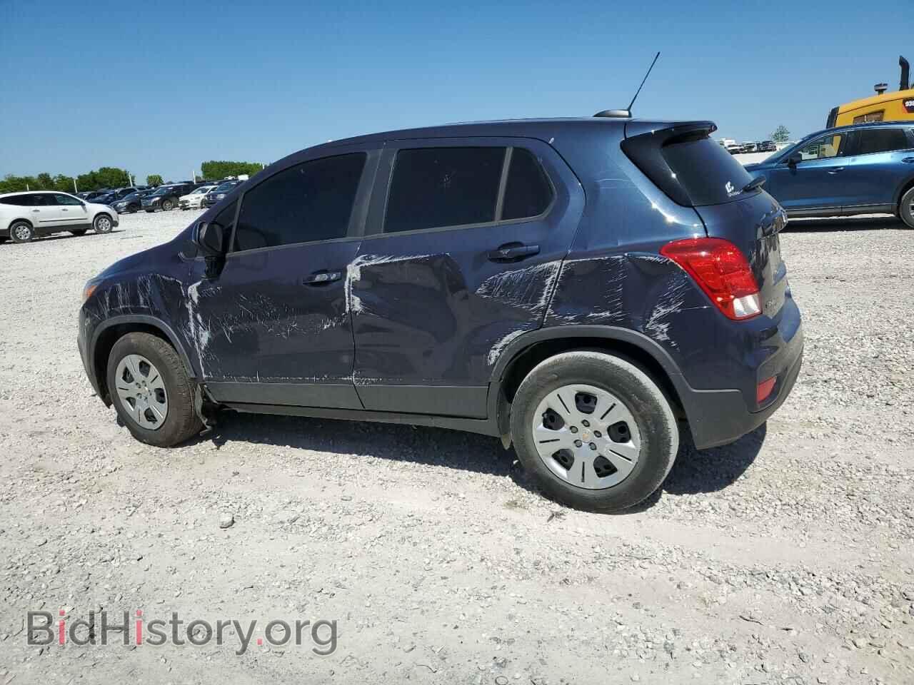 2018 CHEVROLET TRAX - VIN: 3GNCJKSB5JL221285 - Фото 2
