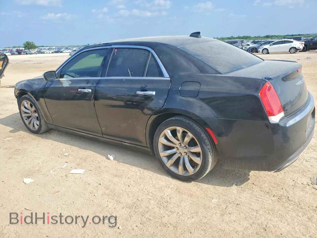 2018 CHRYSLER 300 - VIN: 2C3CCAEG6JH319842 - Фото 2