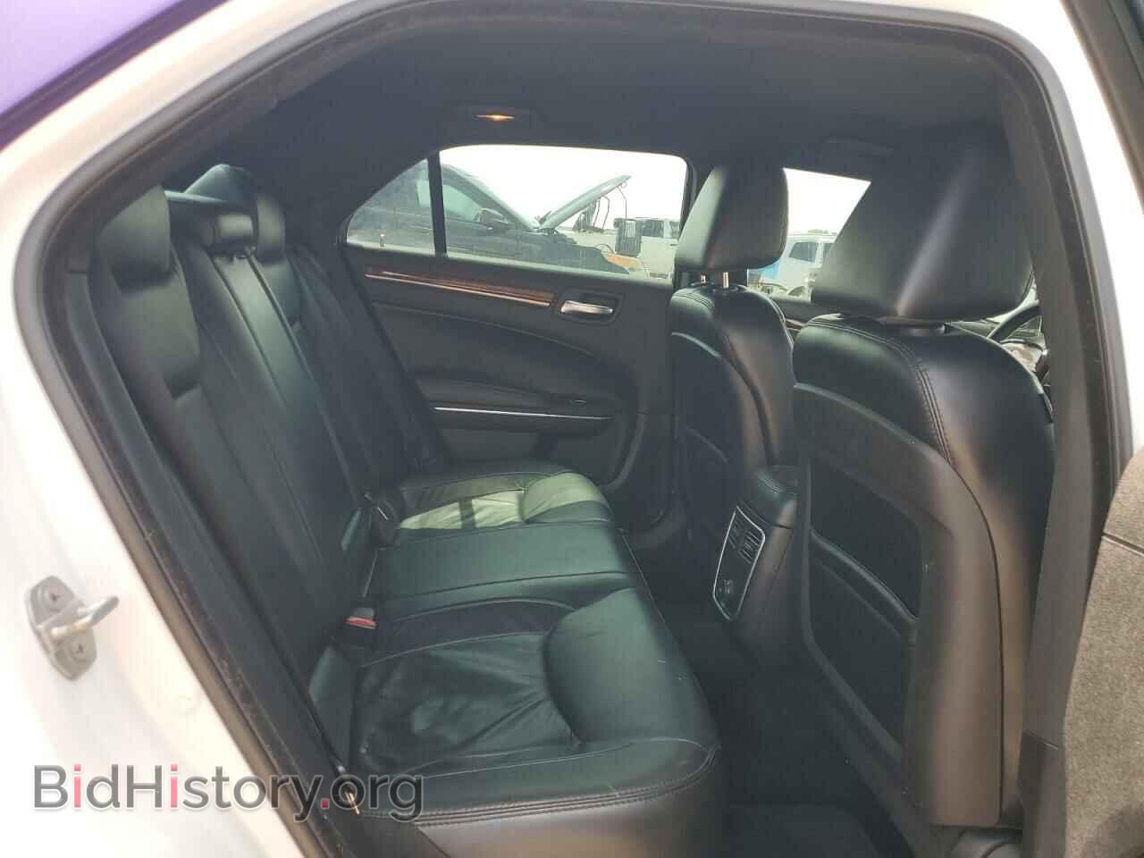 2014 CHRYSLER 300 - VIN: 2C3CCAAG3EH378035 - Фото 11