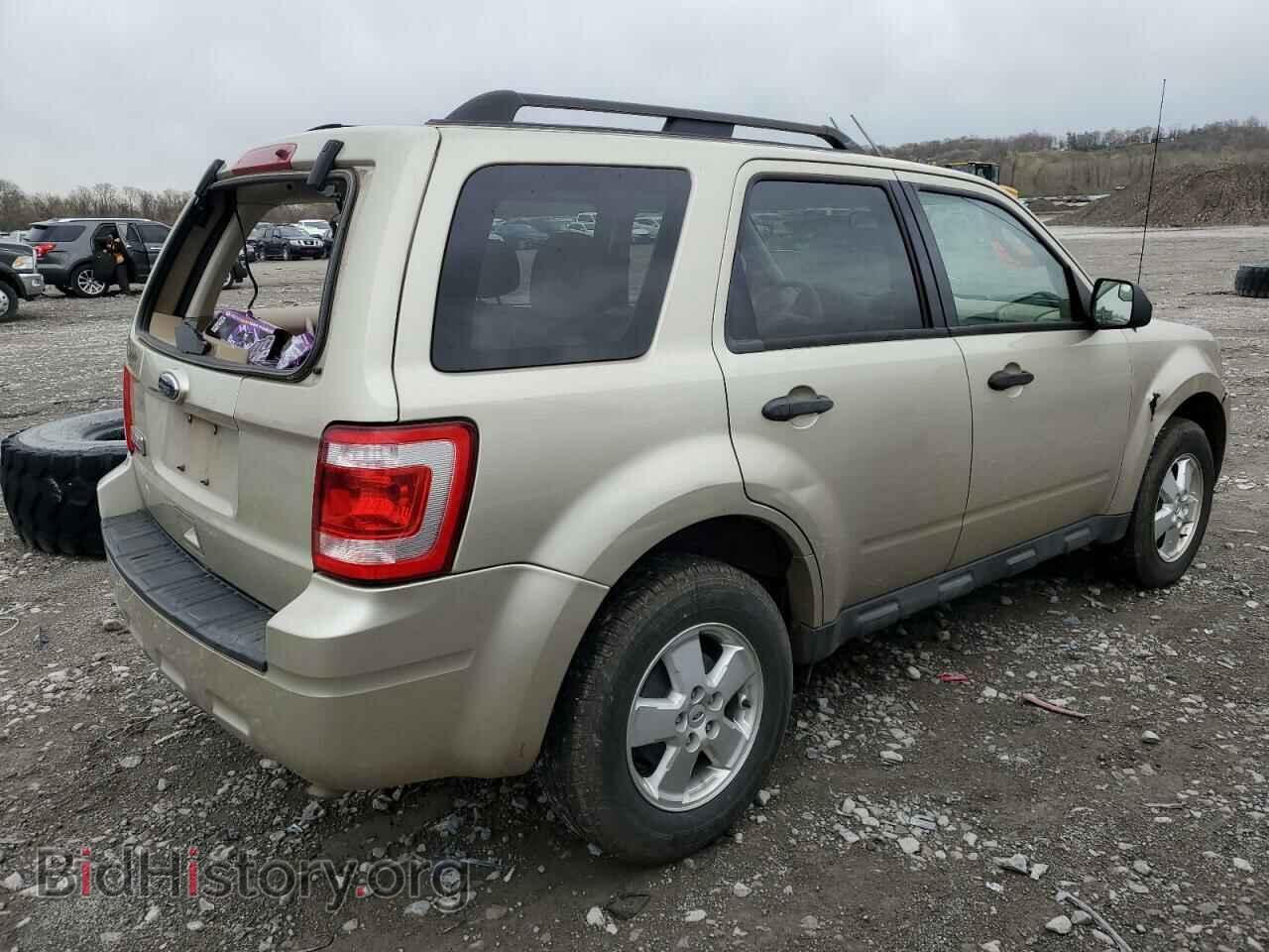 2011 FORD ESCAPE - VIN: 1FMCU0D73BKA68188 - Фото 3