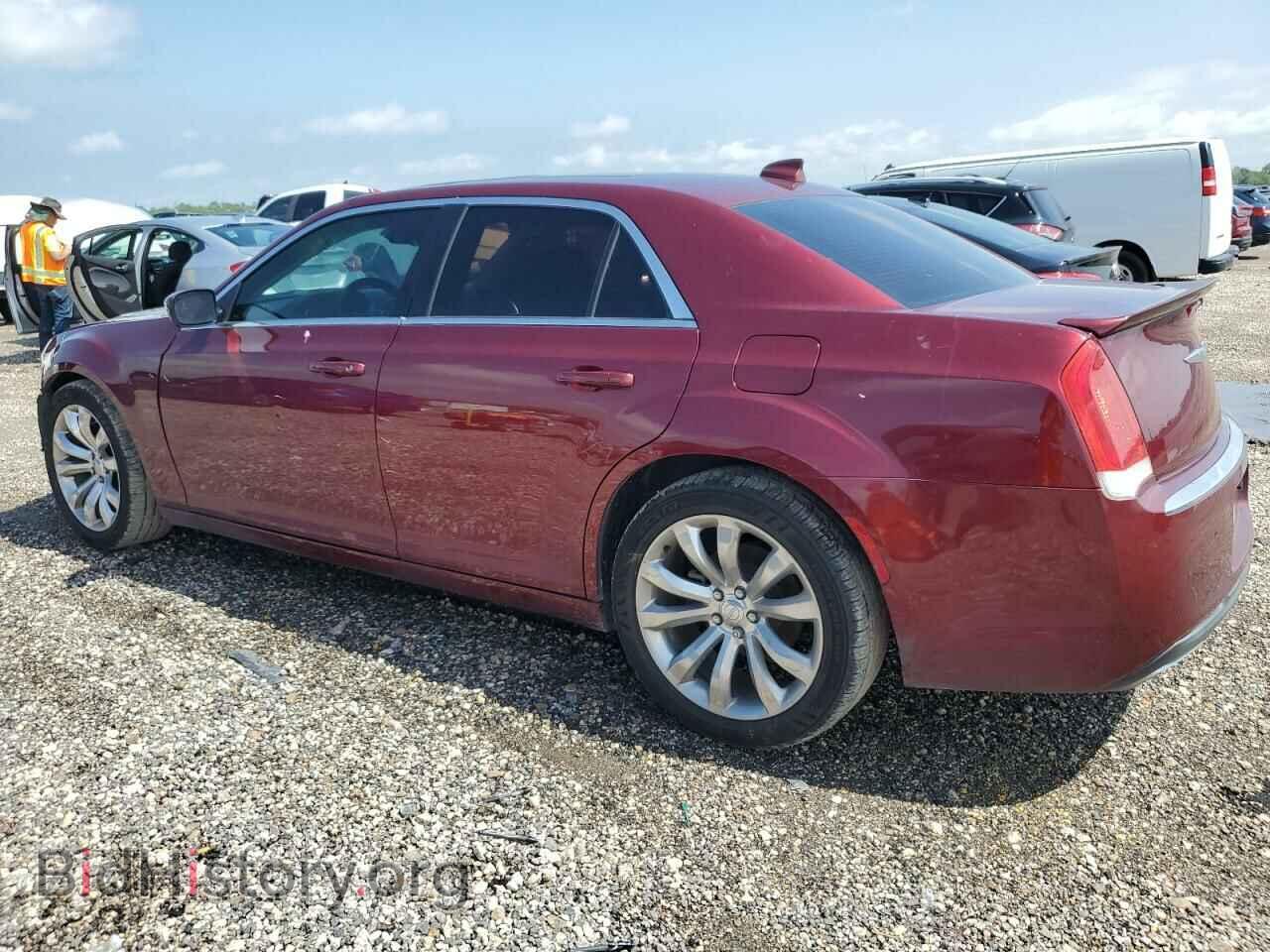 2018 CHRYSLER 300 - VIN: 2C3CCAAG2JH275523 - Фото 2