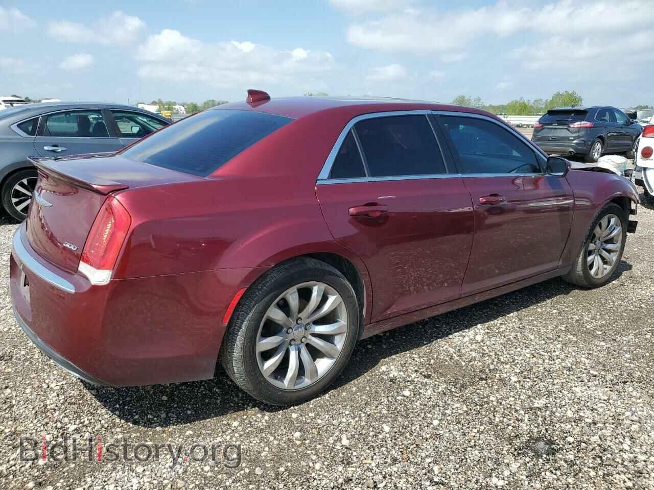 2018 CHRYSLER 300 - VIN: 2C3CCAAG2JH275523 - Фото 3