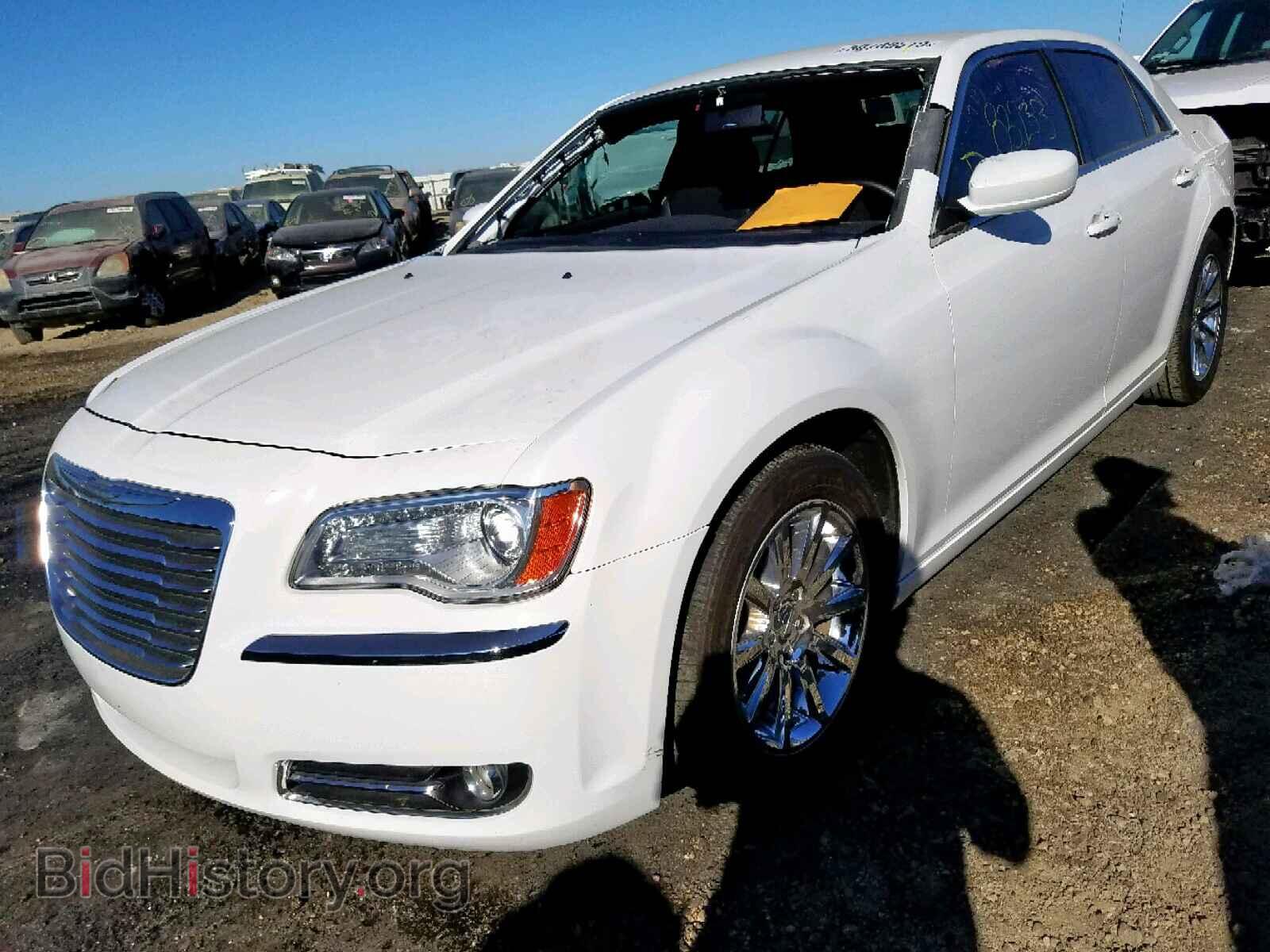 2013 CHRYSLER 300 - VIN: 2C3CCAAG9DH588718 - Фото 2