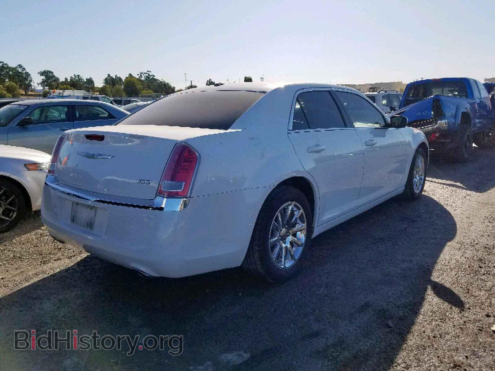 2013 CHRYSLER 300 - VIN: 2C3CCAAG9DH588718 - Фото 4