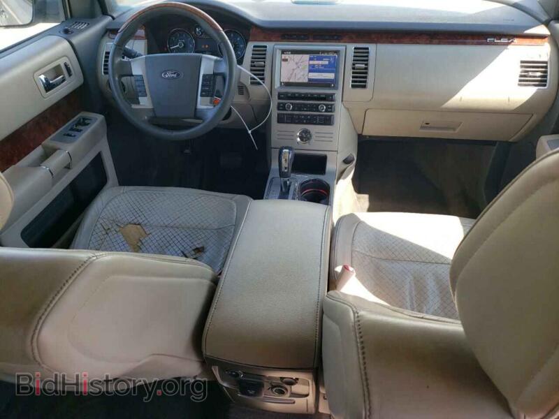 2011 Ford FLEX (VIN 2FMGK5DC5BBD10412) — фото 8 из 13