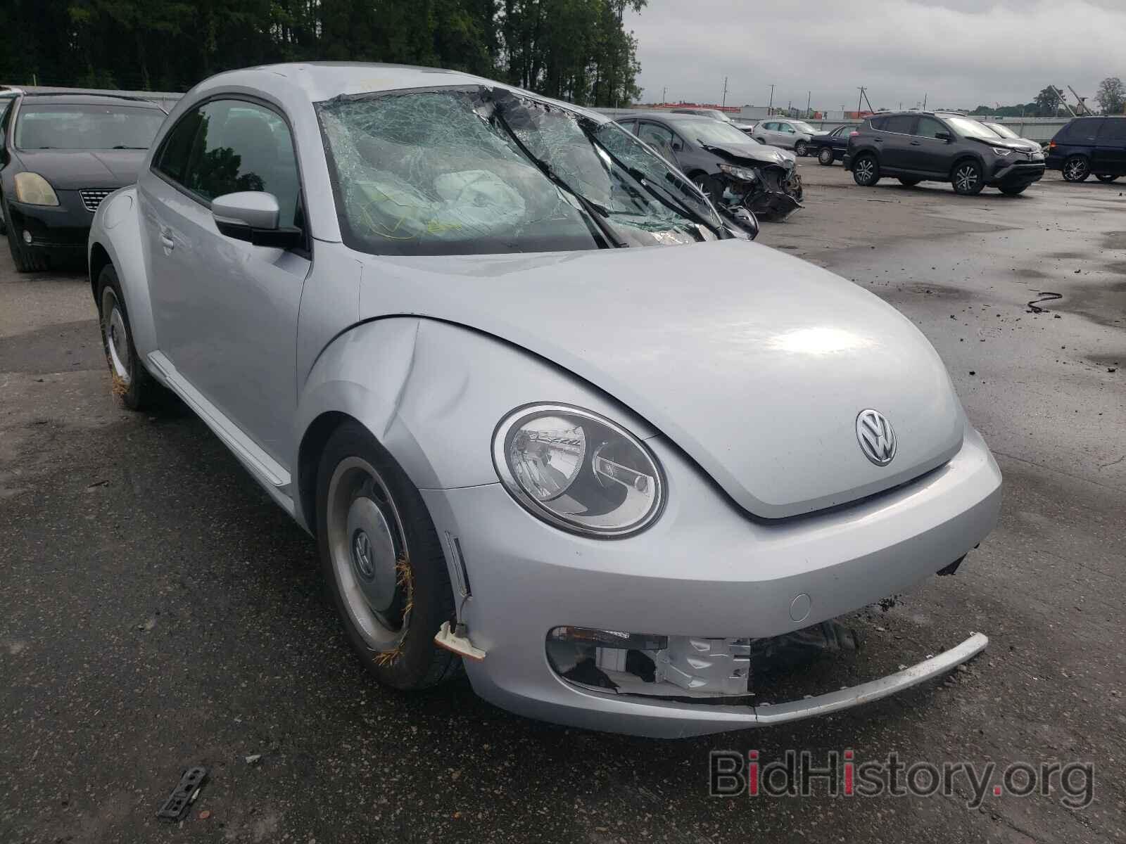 Photo 3VWJP7AT2CM613639 - VOLKSWAGEN BEETLE 2012