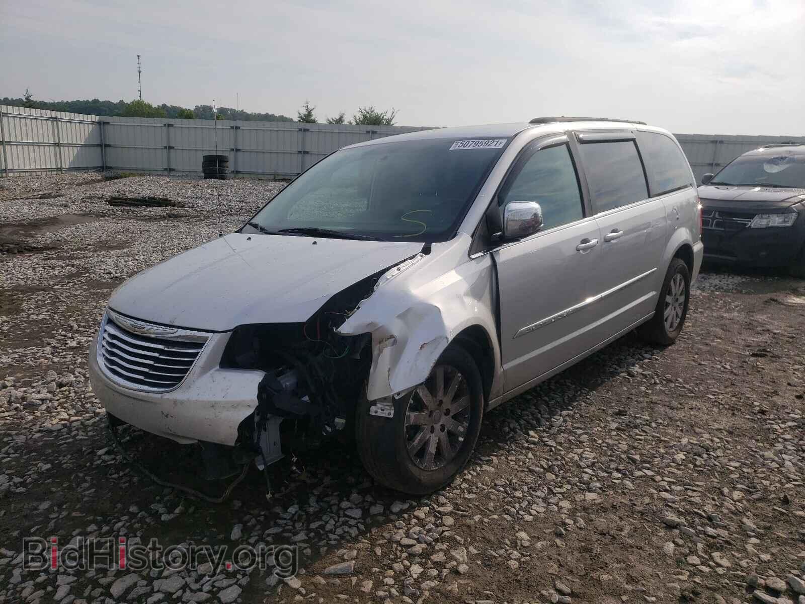 2011 CHRYSLER MINIVAN - VIN: 2A4RR8DG1BR607790 - Фото 2
