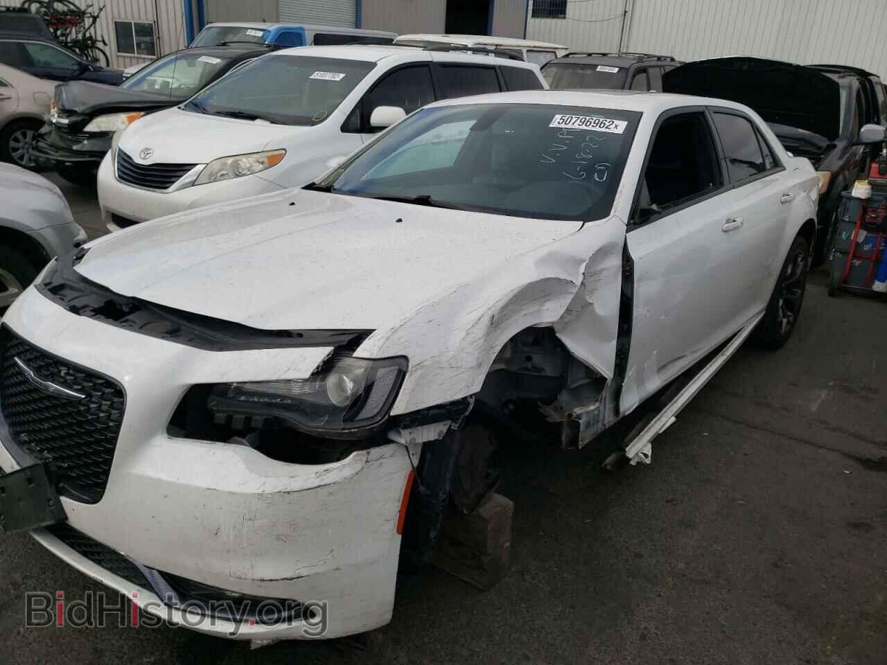 2016 CHRYSLER 300 - VIN: 2C3CCABT0GH207886 - Фото 2