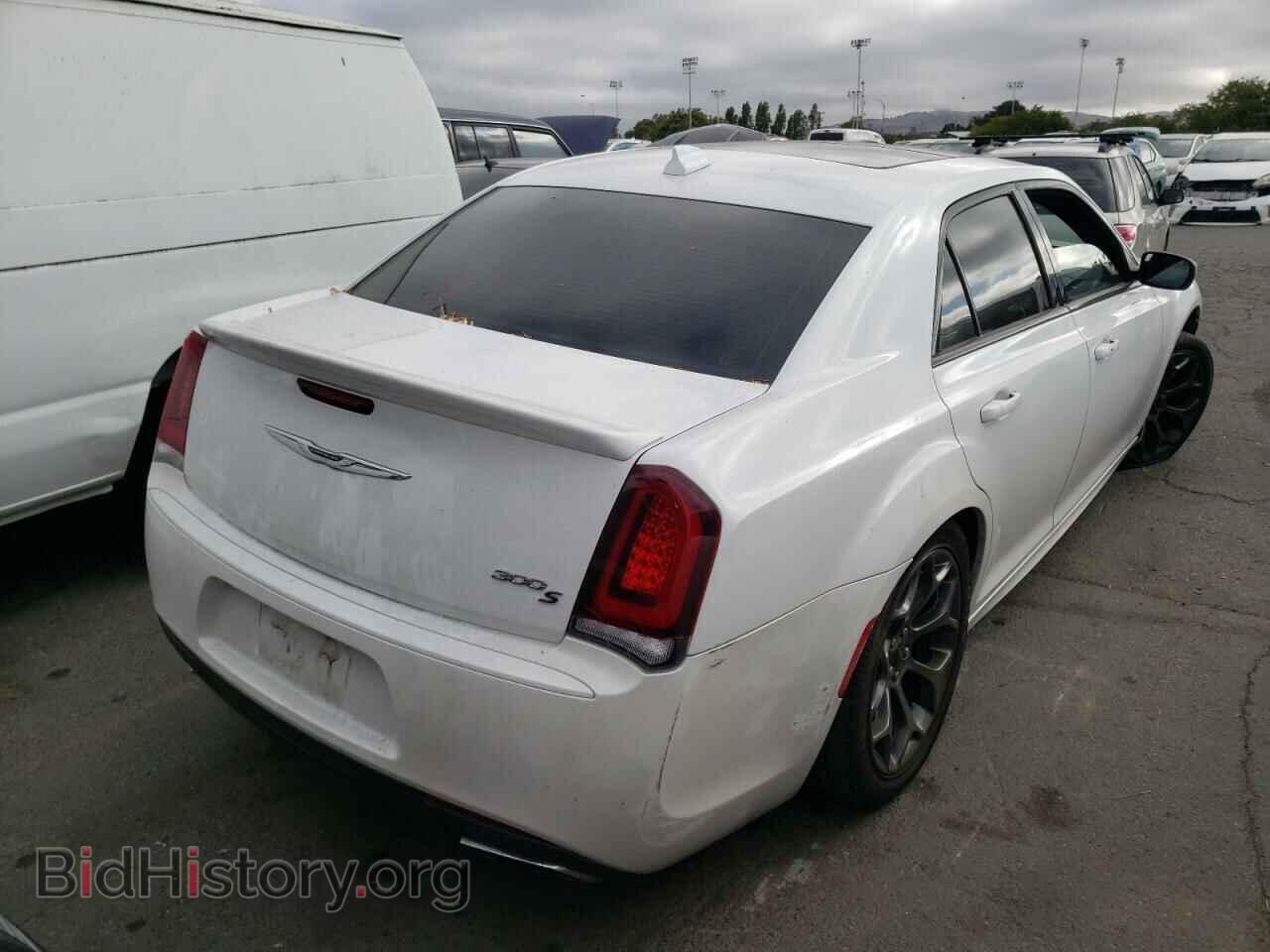 2016 CHRYSLER 300 - VIN: 2C3CCABT0GH207886 - Фото 4