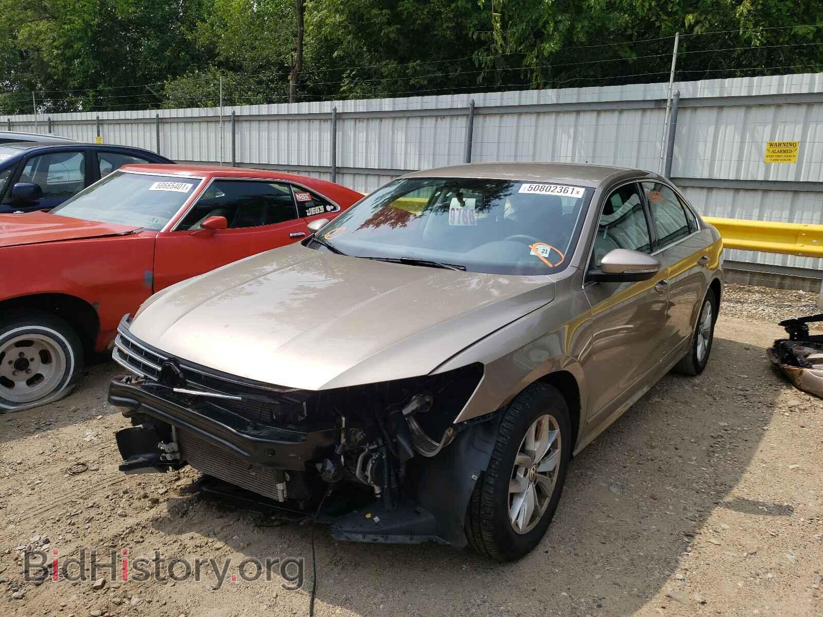 2016 VOLKSWAGEN PASSAT - VIN: 1VWAT7A36GC018652 - Фото 2