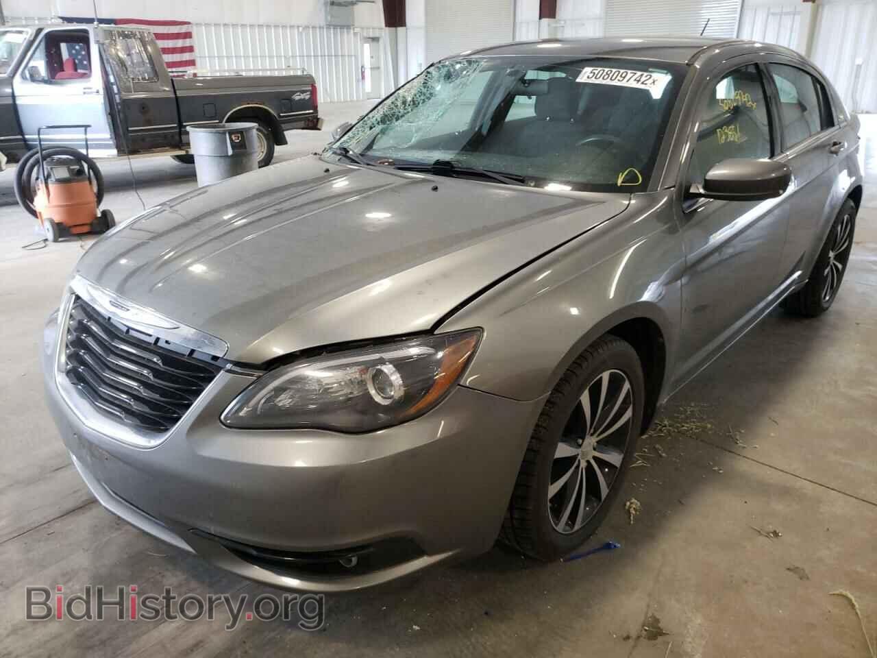 2013 CHRYSLER 200 - VIN: 1C3CCBBB6DN728952 - Фото 2