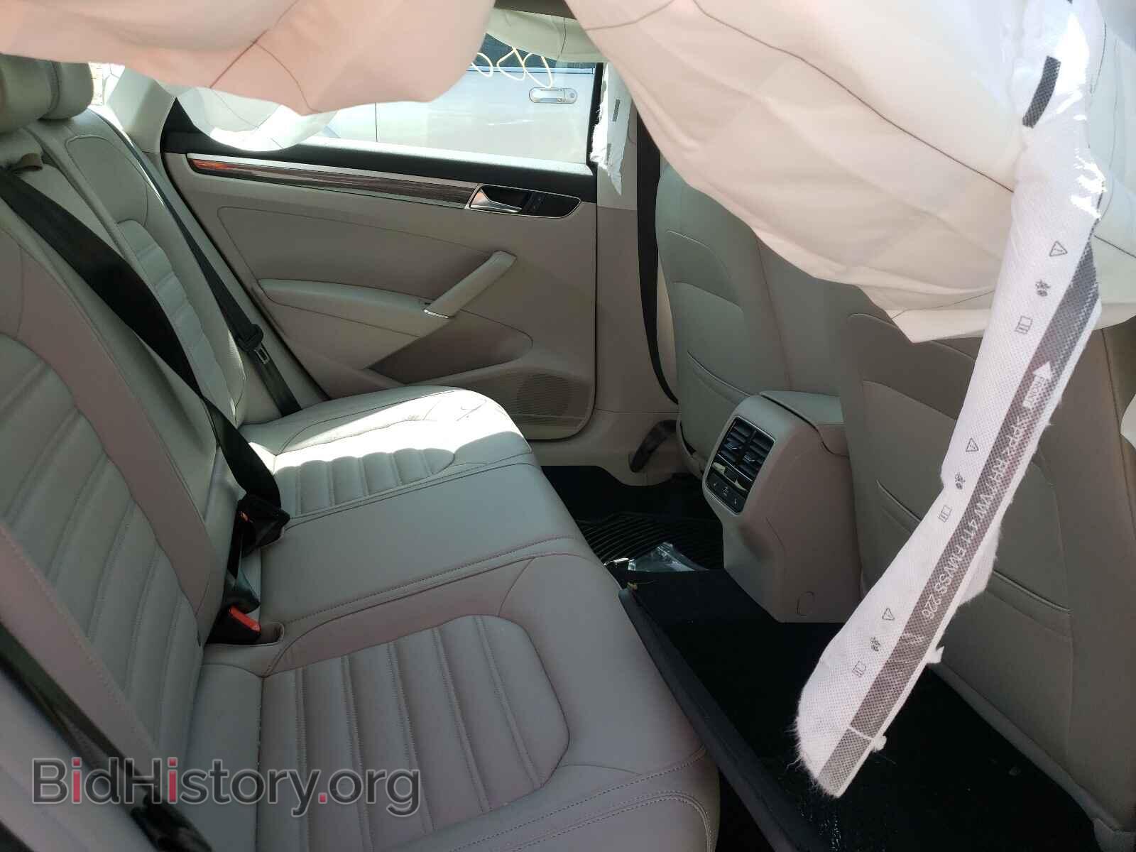 2017 VOLKSWAGEN PASSAT - VIN: 1VWCT7A36HC065805 - Фото 6