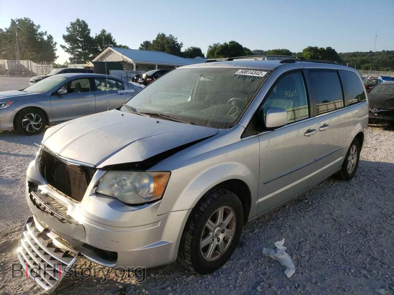 2010 CHRYSLER MINIVAN - VIN: 2A4RR5D17AR221836 - Фото 2