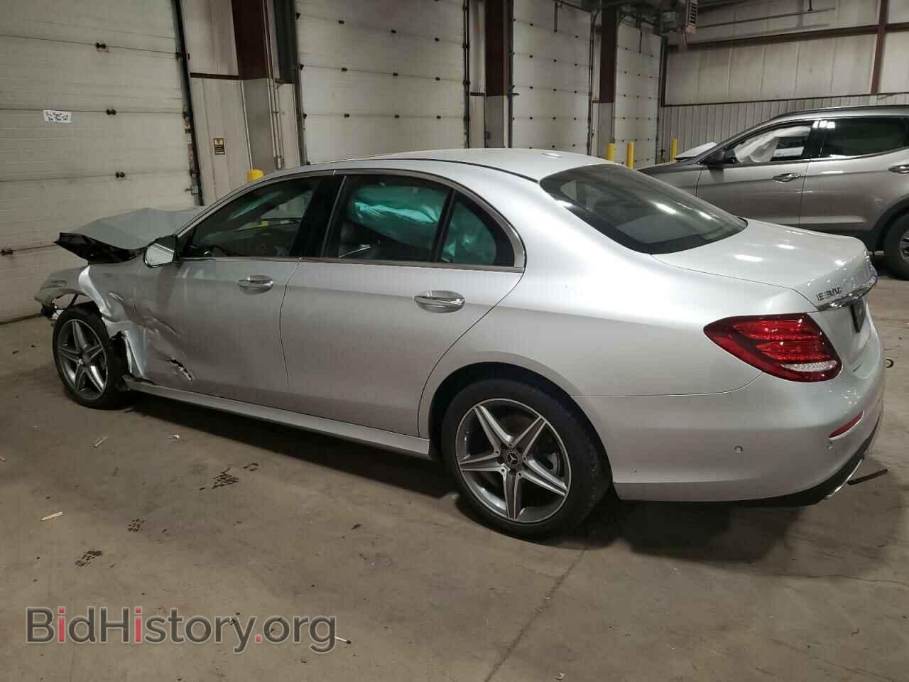 2017 MERCEDES-BENZ E-CLASS - VIN: WDDZF4KB7HA062437 - Фото 2