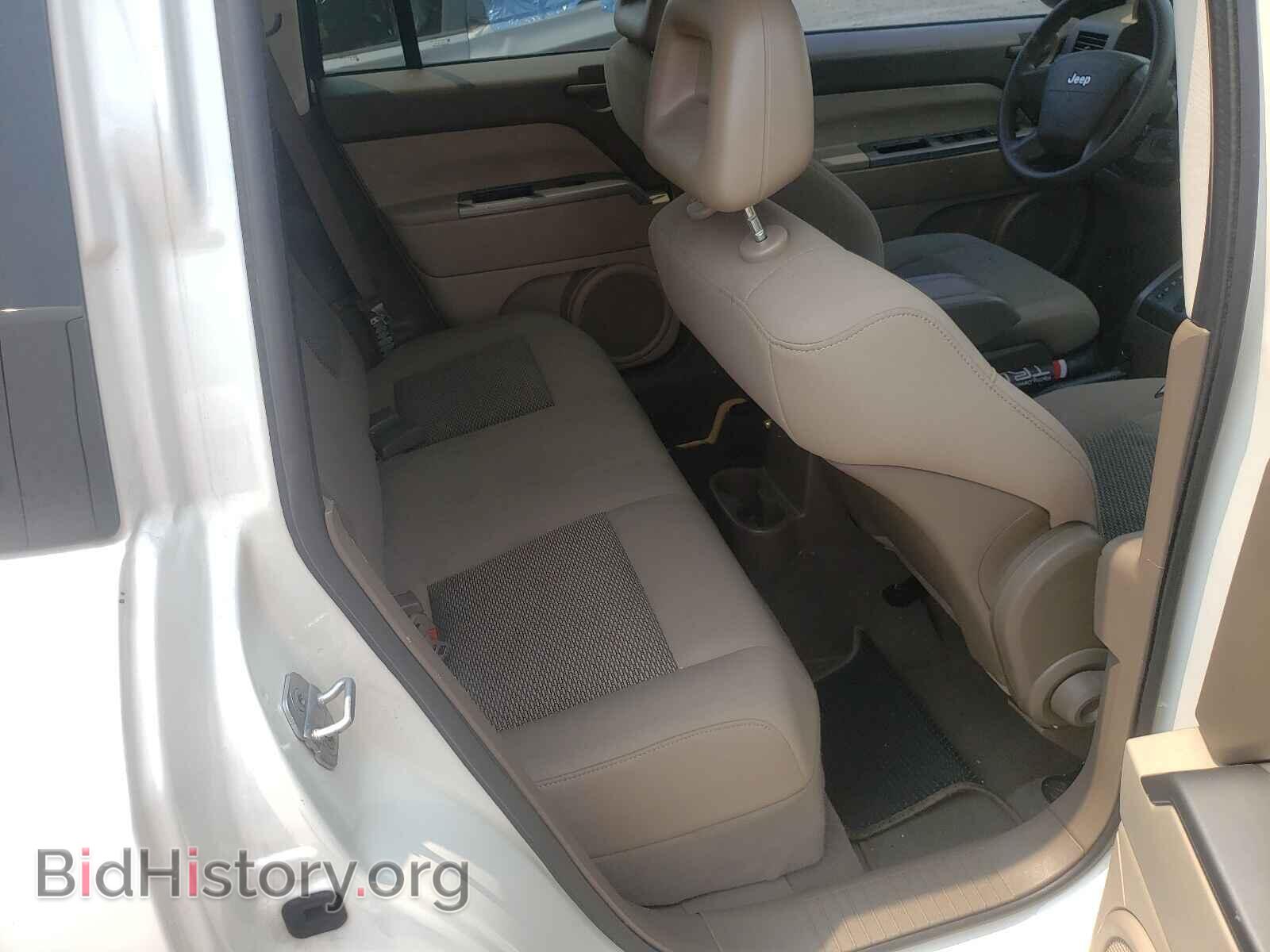 2007 JEEP COMPASS - VIN: 1J8FT47077D261300 - Фото 6