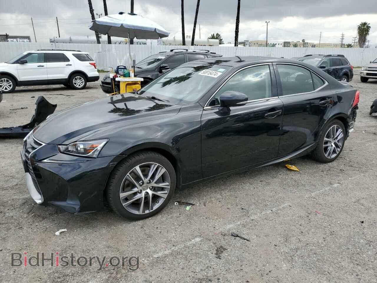 Photo JTHBA1D21J5075686 - LEXUS IS 2018