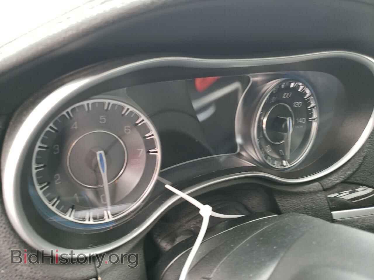 2016 CHRYSLER 300 - VIN: 2C3CCAAG0GH230153 - Фото 9
