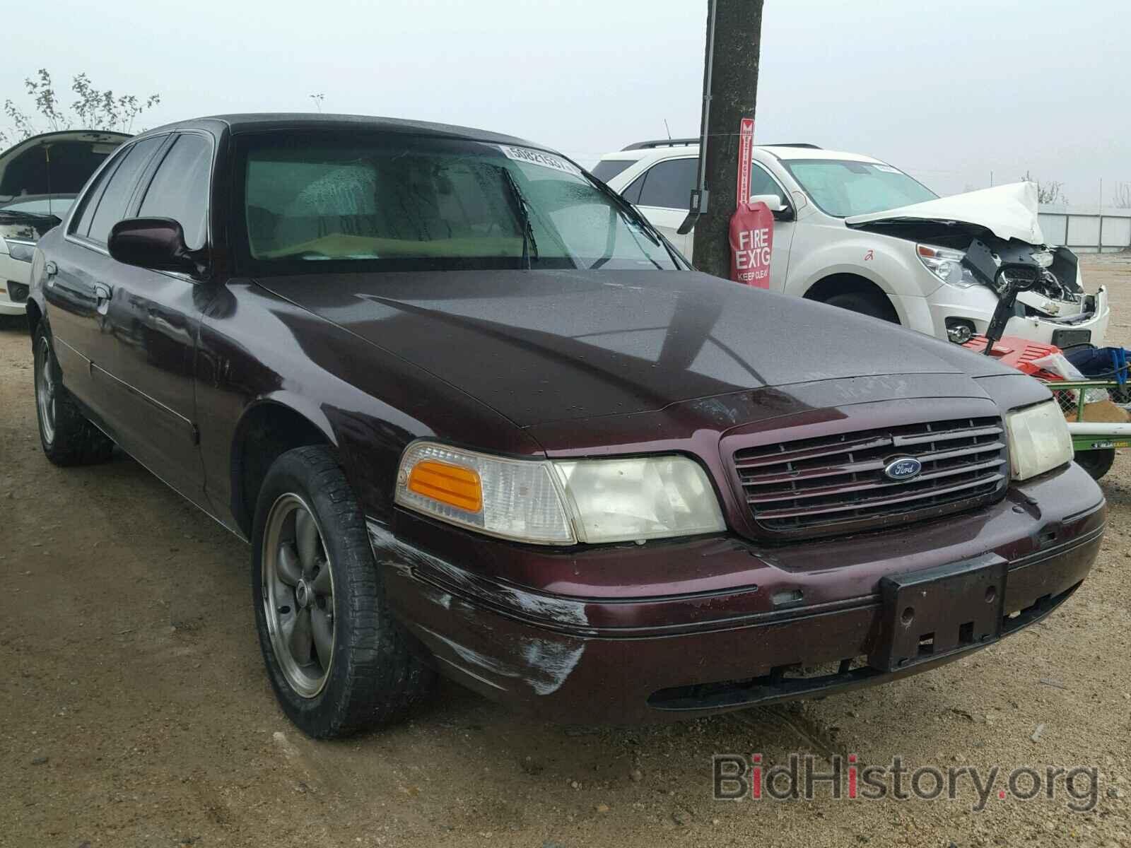 Photo 2FAFP71W9YX192801 - FORD CROWN VIC 2000