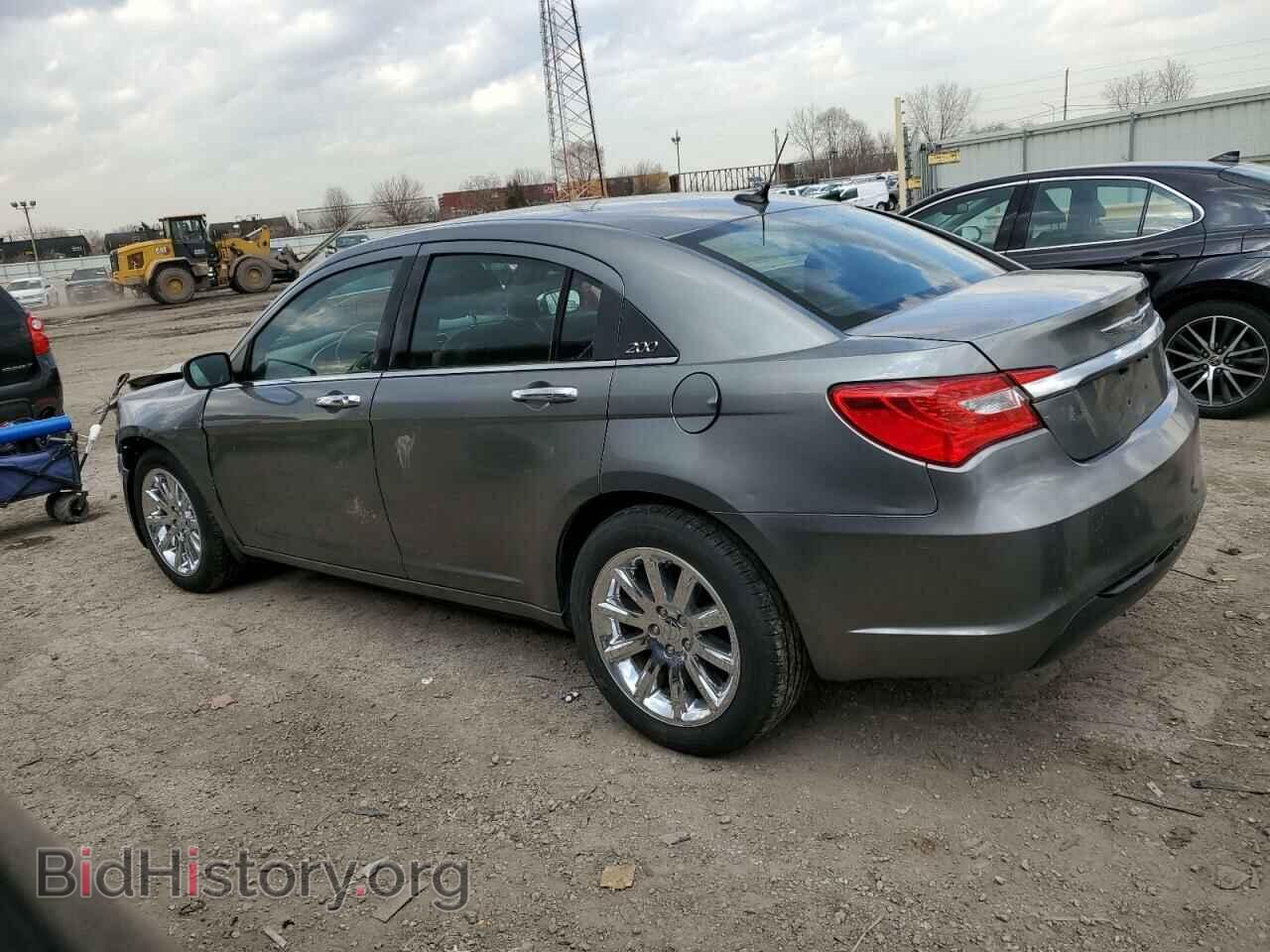 2011 CHRYSLER 200 - VIN: 1C3BC2FB1BN611444 - Фото 2