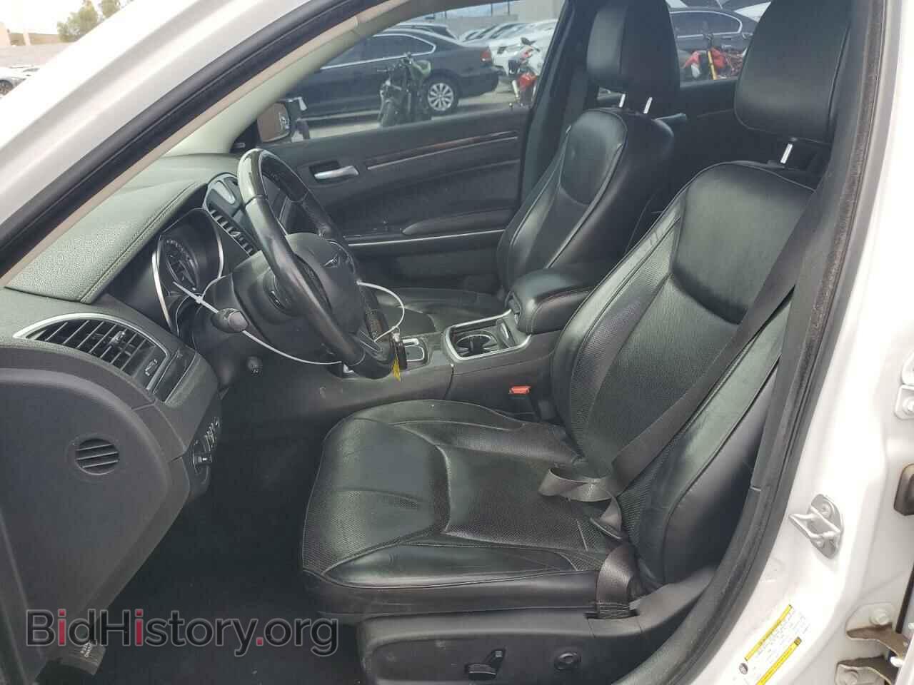 2019 CHRYSLER 300 - VIN: 2C3CCAKG2KH690874 - Фото 7