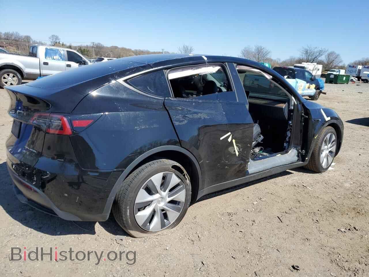 2024 TESLA MODEL Y - VIN: 7SAYGAEE8RF991619 - Фото 3
