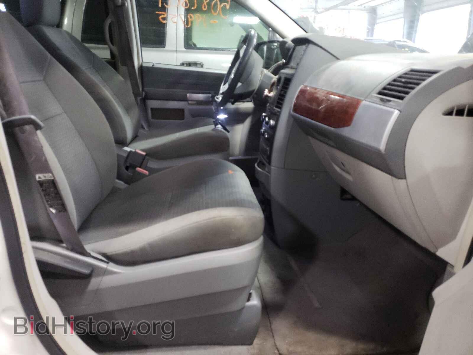 2008 CHRYSLER MINIVAN - VIN: 2A8HR54P58R833848 - Фото 5