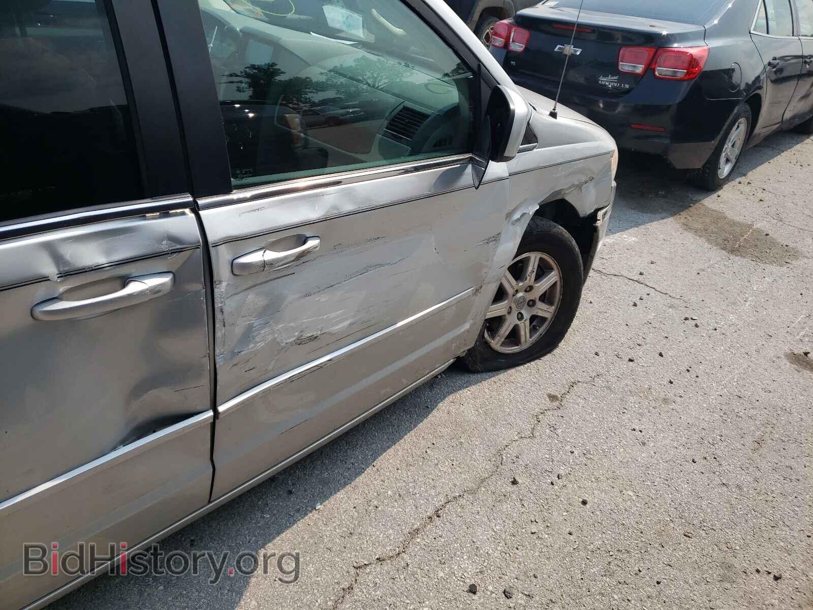 2008 CHRYSLER MINIVAN - VIN: 2A8HR54P58R110579 - Фото 9