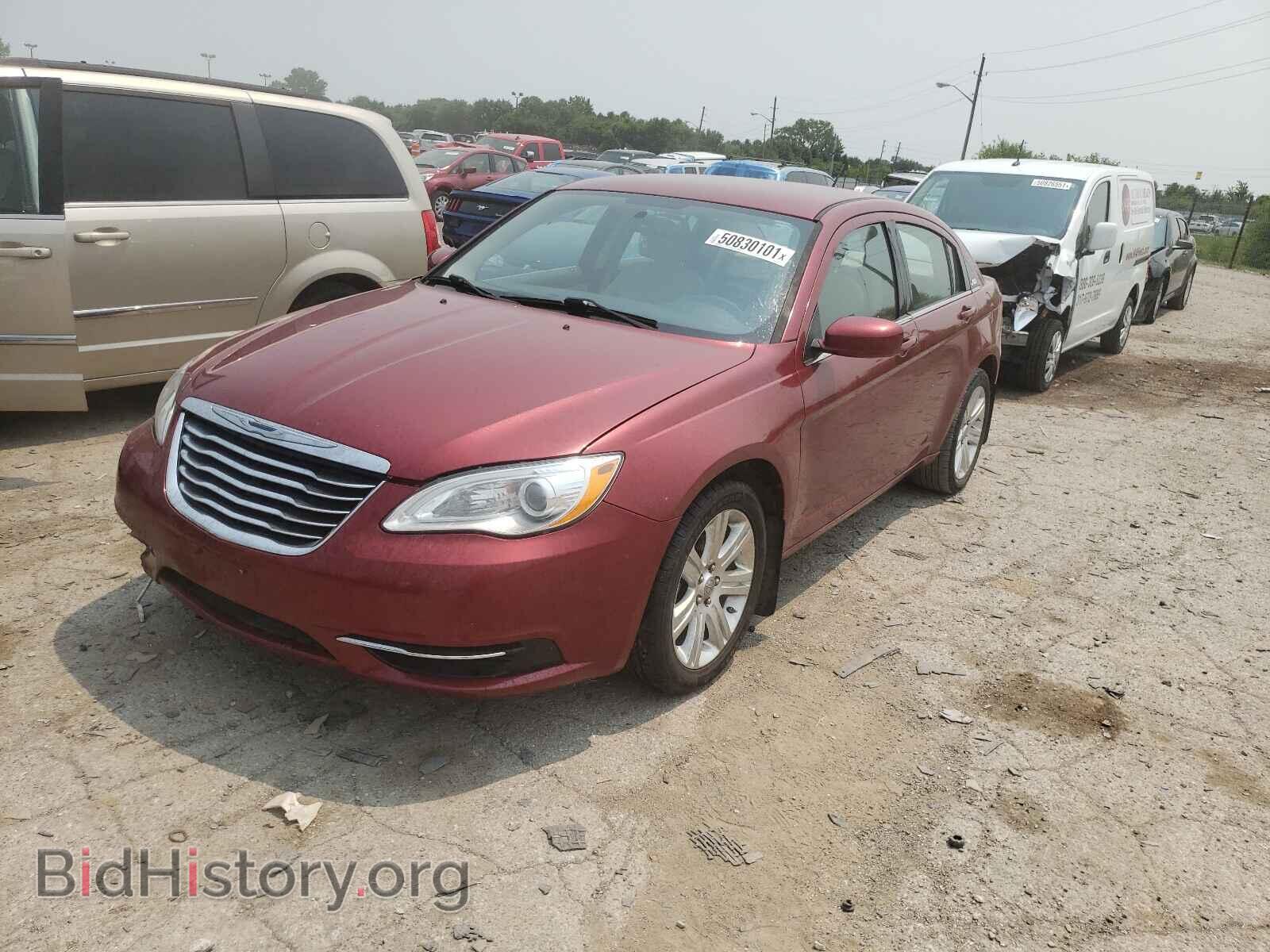 2013 CHRYSLER 200 - VIN: 1C3CCBBB8DN674862 - Фото 2