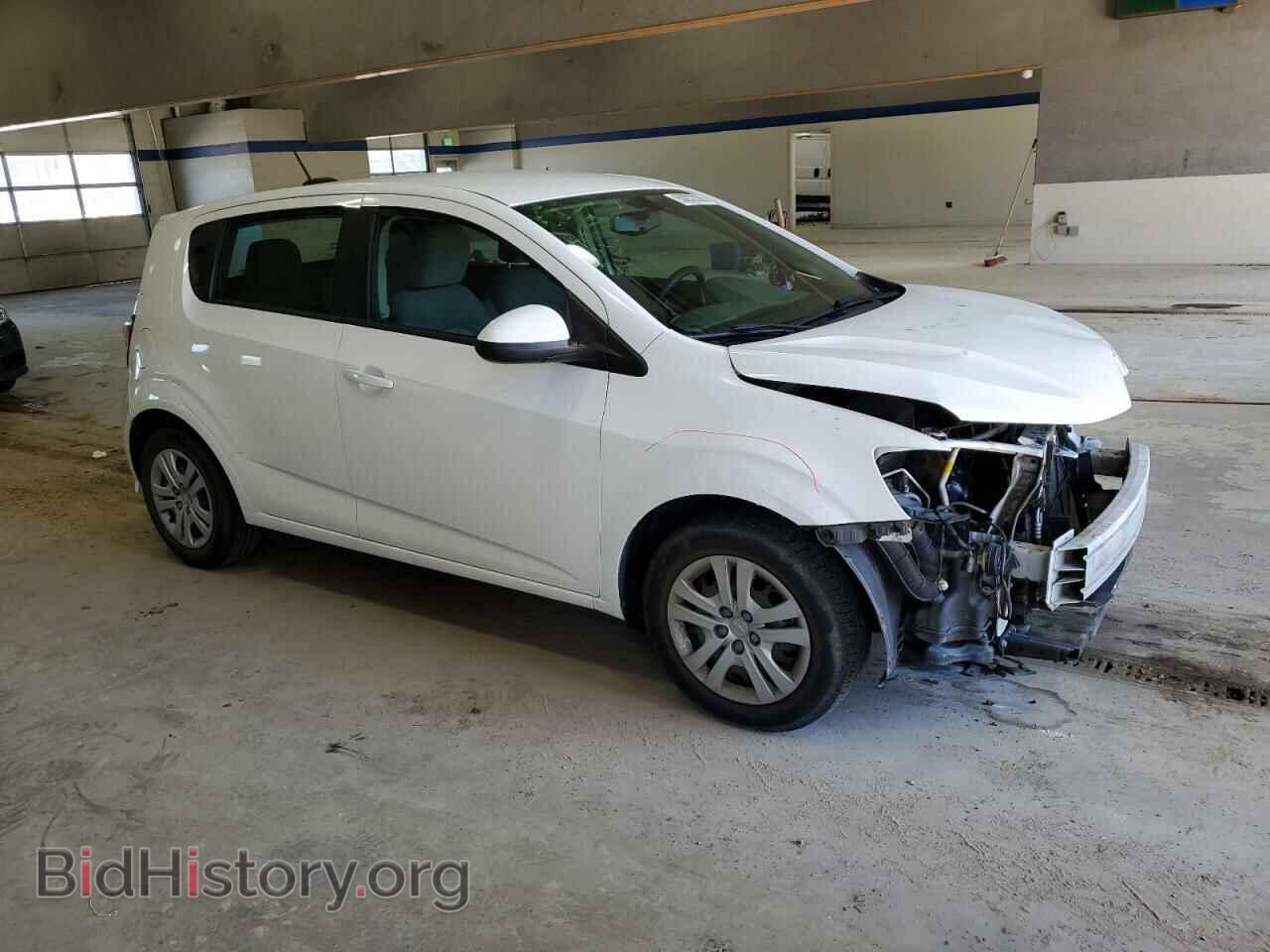 2017 CHEVROLET SONIC - VIN: 1G1JG6SH9H4142592 - Фото 4