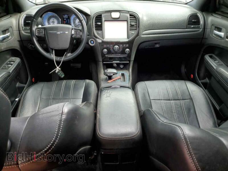 2013 Chrysler 300 (VIN 2C3CCABG5DH658911) — photo 8 of 12