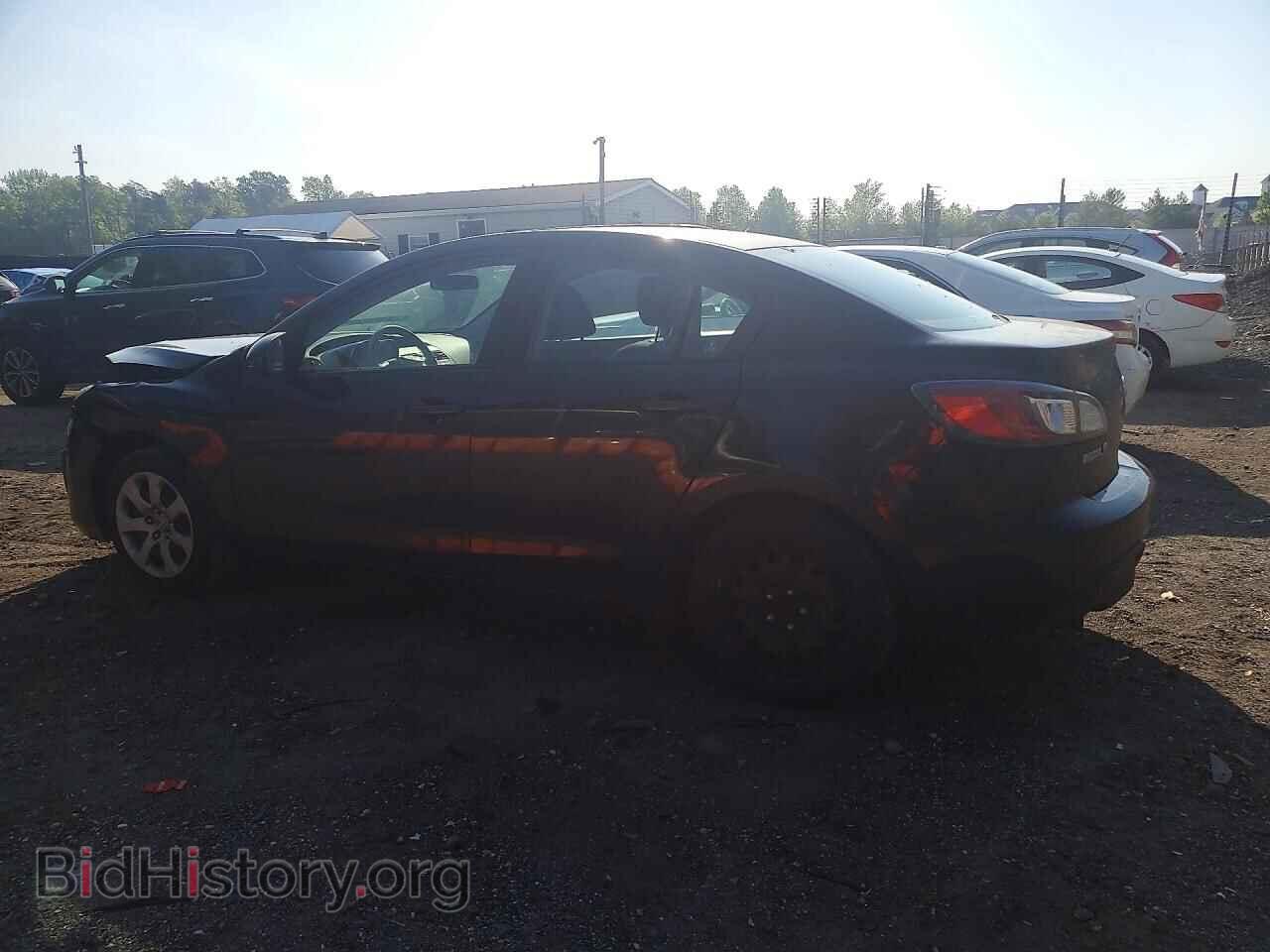 2011 MAZDA 3 - VIN: JM1BL1UG9B1447808 - Фото 2