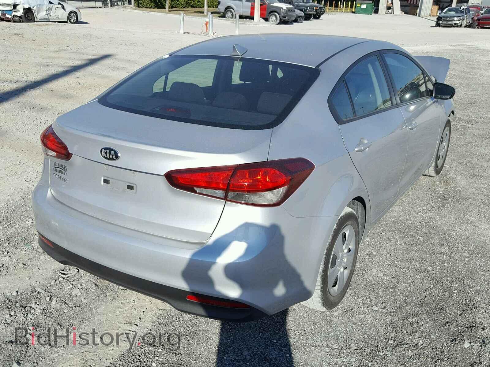 2017 KIA FORTE - VIN: 3KPFK4A75HE148834 - Photo 4
